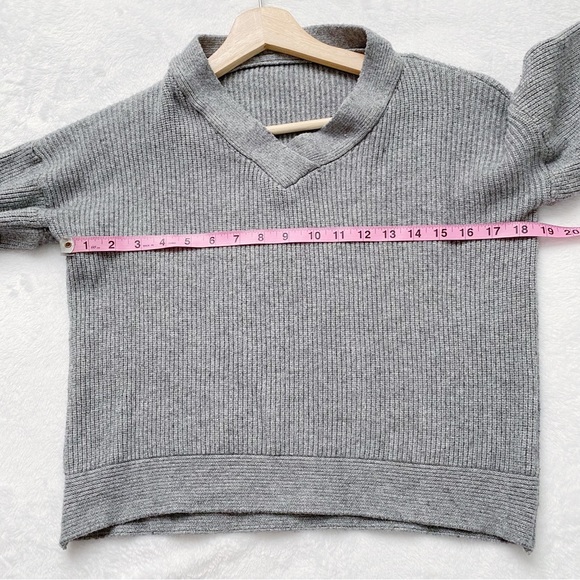 Grey Cropped Sweater with Quarter Inch spiffed Sleeves - Picture 4 of 7